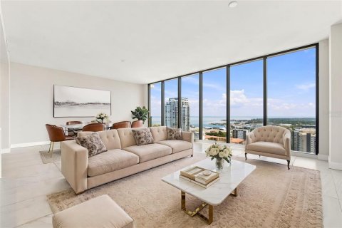Condo in Saint Petersburg, Florida, 3 bedrooms № 2226292 - photo 8