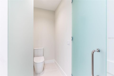 Condo in Saint Petersburg, Florida, 3 bedrooms № 2226292 - photo 30