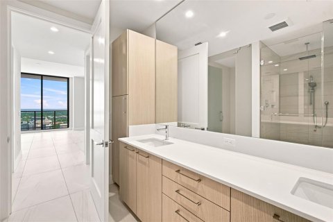 Condo in Saint Petersburg, Florida, 3 bedrooms № 2226292 - photo 19