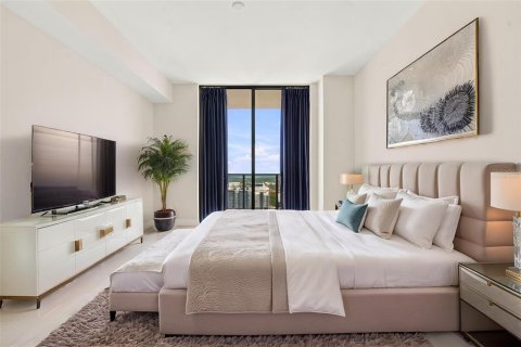 Condo in Saint Petersburg, Florida, 3 bedrooms № 2226292 - photo 18