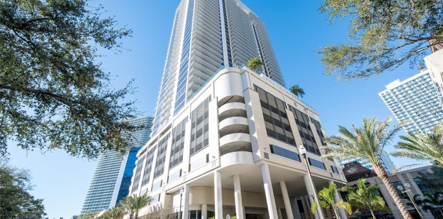 Condo in Saint Petersburg, Florida, 3 bedrooms № 2226292