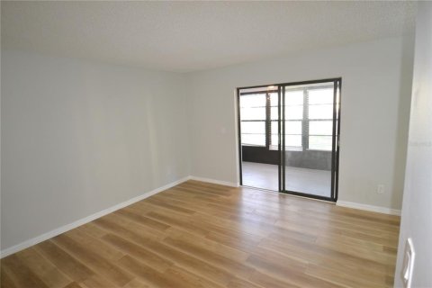 Condo in Palm Harbor, Florida, 2 bedrooms  № 1556399 - photo 12
