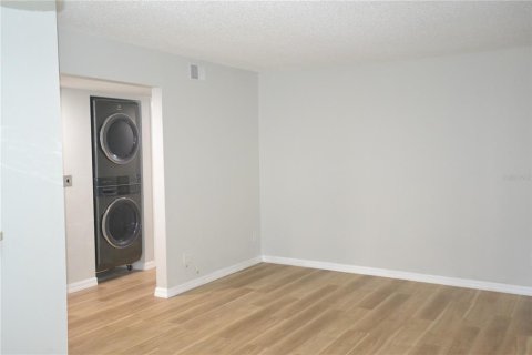 Condo in Palm Harbor, Florida, 2 bedrooms  № 1556399 - photo 13