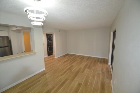 Condo in Palm Harbor, Florida, 2 bedrooms  № 1556399 - photo 16