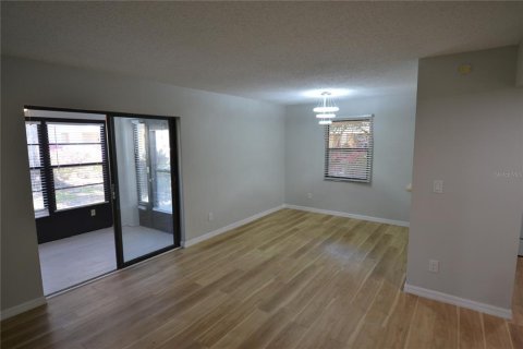 Condo in Palm Harbor, Florida, 2 bedrooms  № 1556399 - photo 11