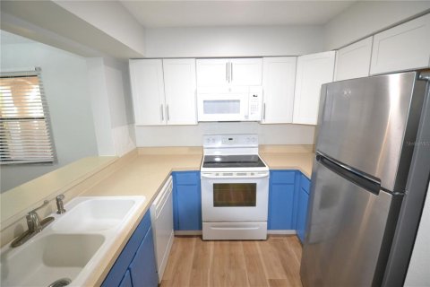 Condo in Palm Harbor, Florida, 2 bedrooms  № 1556399 - photo 19