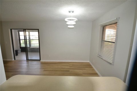Condo in Palm Harbor, Florida, 2 bedrooms  № 1556399 - photo 15