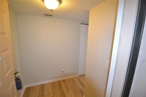 Condo in Palm Harbor, Florida, 2 bedrooms  № 1556399 - photo 7