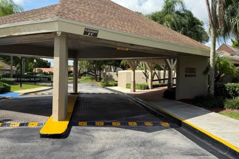 Villa ou maison à vendre à Miami, Floride: 3 chambres, 129.6 m2 № 1960337 - photo 20