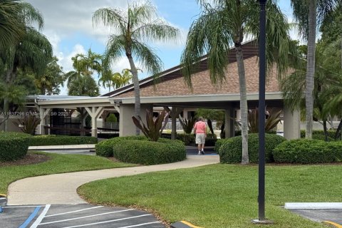 Villa ou maison à vendre à Miami, Floride: 3 chambres, 129.6 m2 № 1960337 - photo 22