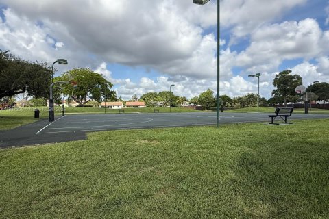 Villa ou maison à vendre à Miami, Floride: 3 chambres, 129.6 m2 № 1960337 - photo 28