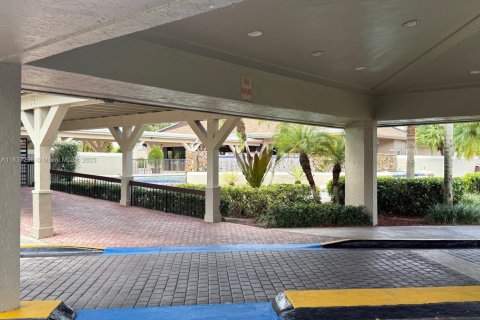 Villa ou maison à vendre à Miami, Floride: 3 chambres, 129.6 m2 № 1960337 - photo 21