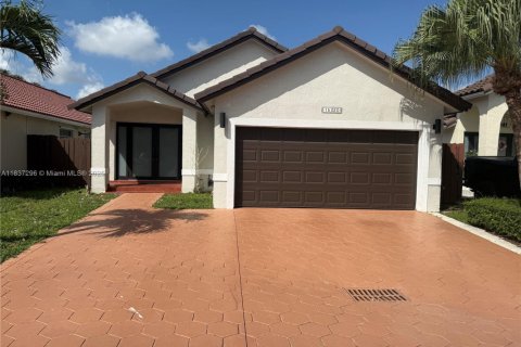 Villa ou maison à vendre à Miami, Floride: 3 chambres, 129.6 m2 № 1960337 - photo 1