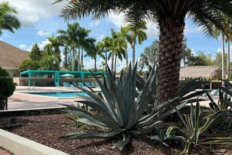 Villa ou maison à vendre à Miami, Floride: 3 chambres, 129.6 m2 № 1960337 - photo 29