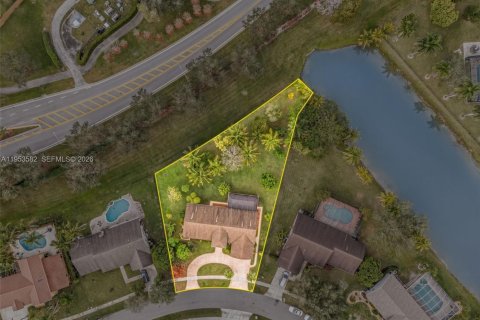 House in Pembroke Pines, Florida 3 bedrooms, 201.04 sq.m. № 2009519 - photo 7