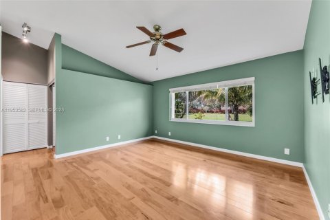 House in Pembroke Pines, Florida 3 bedrooms, 201.04 sq.m. № 2009519 - photo 21