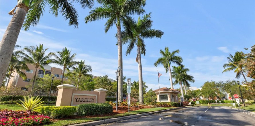 Condo in Tamarac, Florida, 2 bedrooms № 788639
