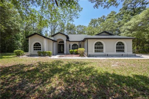 House in Beverly Hills, Florida 3 bedrooms, 158.96 sq.m. № 1691058 - photo 1