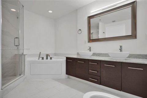 Condominio en venta en Aventura, Florida, 3 dormitorios, 128.02 m2 № 1980832 - foto 10