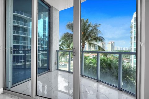 Condominio en venta en Aventura, Florida, 3 dormitorios, 128.02 m2 № 1980832 - foto 7