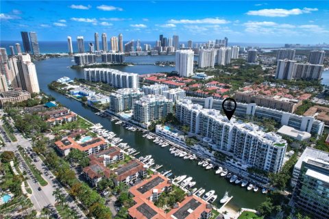 Condominio en venta en Aventura, Florida, 3 dormitorios, 128.02 m2 № 1980832 - foto 21