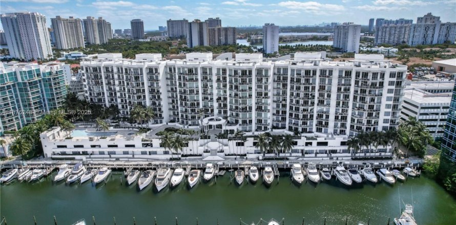Condominio en Aventura, Florida, 3 dormitorios  № 1980832
