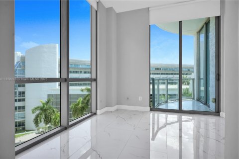 Condominio en venta en Aventura, Florida, 3 dormitorios, 128.02 m2 № 1980832 - foto 12