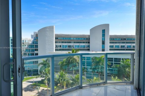 Condominio en venta en Aventura, Florida, 3 dormitorios, 128.02 m2 № 1980832 - foto 13