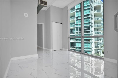Condominio en venta en Aventura, Florida, 3 dormitorios, 128.02 m2 № 1980832 - foto 15
