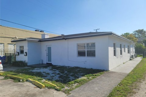 Immobilier commercial à vendre à Miami, Floride: 293.85 m2 № 2176044 - photo 11
