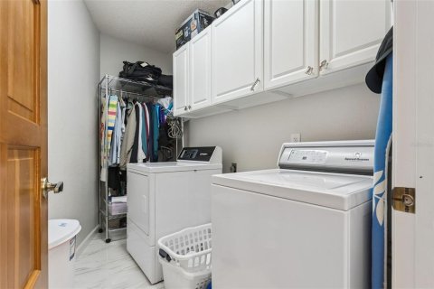 House in Winter Haven, Florida 3 bedrooms, 245.08 sq.m. № 2393480 - photo 29