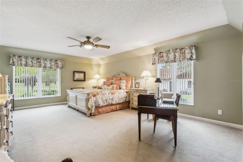 House in Winter Haven, Florida 3 bedrooms, 245.08 sq.m. № 2393480 - photo 19