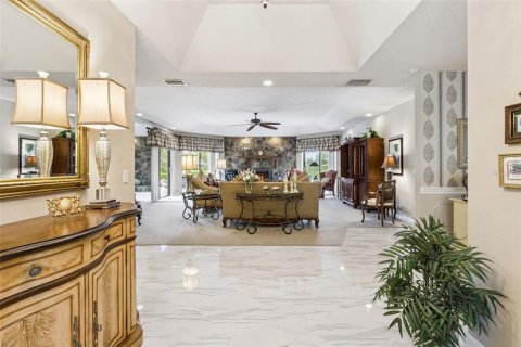 House in Winter Haven, Florida 3 bedrooms, 245.08 sq.m. № 2393480 - photo 6