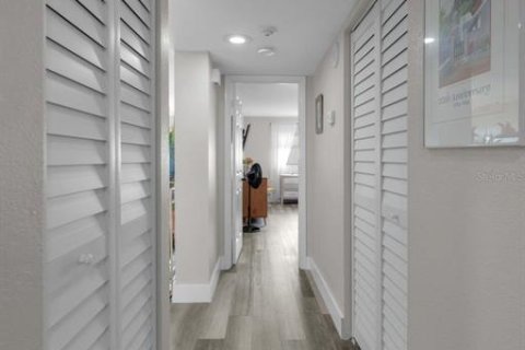 Condo in South Pasadena, Florida, 1 bedroom  № 1886754 - photo 22