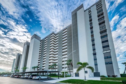 Condo in South Pasadena, Florida, 1 bedroom  № 1886754 - photo 3
