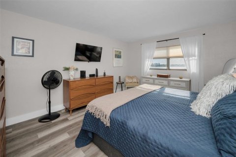 Condo in South Pasadena, Florida, 1 bedroom  № 1886754 - photo 24