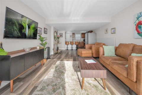 Condo in South Pasadena, Florida, 1 bedroom  № 1886754 - photo 14