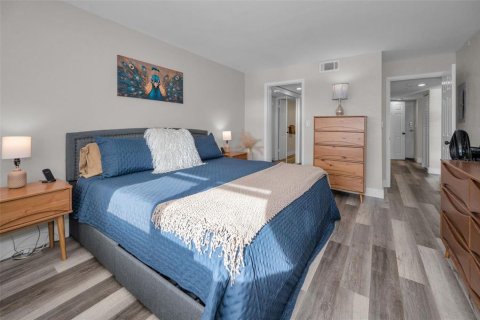 Condo in South Pasadena, Florida, 1 bedroom  № 1886754 - photo 26