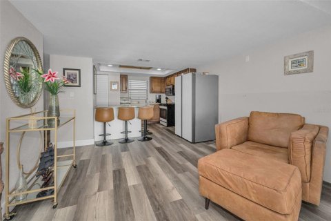 Condo in South Pasadena, Florida, 1 bedroom  № 1886754 - photo 15