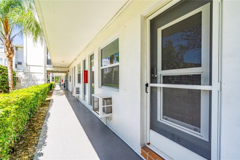 Condo in Miami, Florida, 1 bedroom  № 1581371 - photo 8