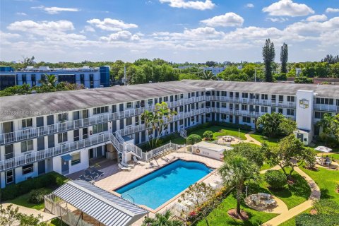 Condo in Miami, Florida, 1 bedroom  № 1581371 - photo 11