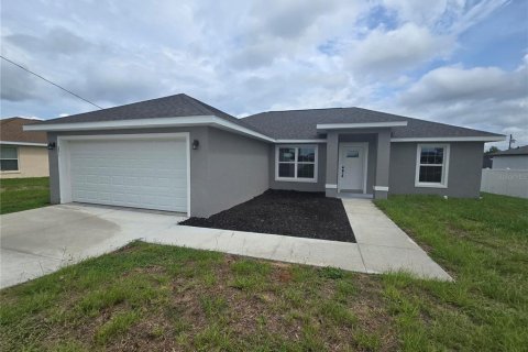 House in Ocala, Florida 3 bedrooms, 128.21 sq.m. № 2199666