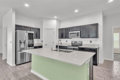 House in Bartow, Florida 4 bedrooms, 171.87 sq.m. № 1870341 - photo 9