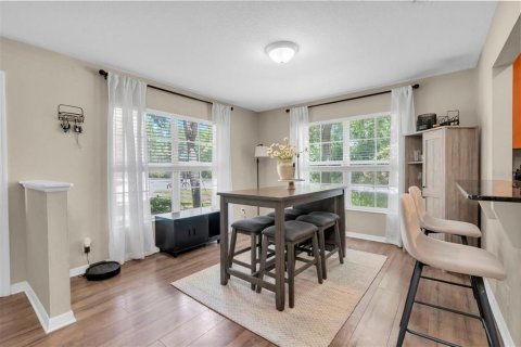 Townhouse in Tampa, Florida 3 bedrooms, 130.81 sq.m. № 2221209 - photo 10