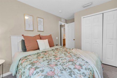 Townhouse in Tampa, Florida 3 bedrooms, 130.81 sq.m. № 2221209 - photo 22
