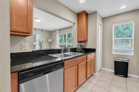 Townhouse in Tampa, Florida 3 bedrooms, 130.81 sq.m. № 2221209 - photo 7