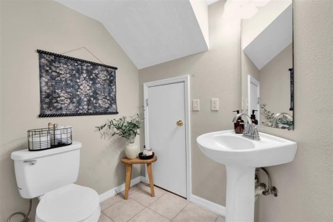 Townhouse in Tampa, Florida 3 bedrooms, 130.81 sq.m. № 2221209 - photo 12