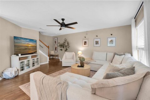 Townhouse in Tampa, Florida 3 bedrooms, 130.81 sq.m. № 2221209 - photo 3
