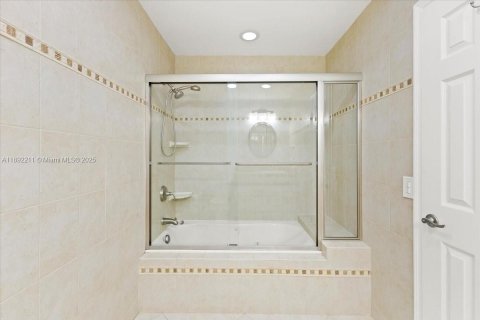 Adosado en venta en Plantation, Florida, 3 dormitorios, 202.06 m2 № 1952022 - foto 22