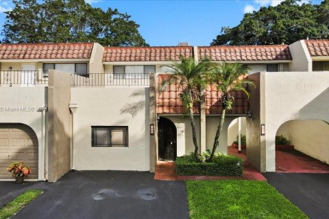 Adosado en venta en Plantation, Florida, 3 dormitorios, 202.06 m2 № 1952022 - foto 1